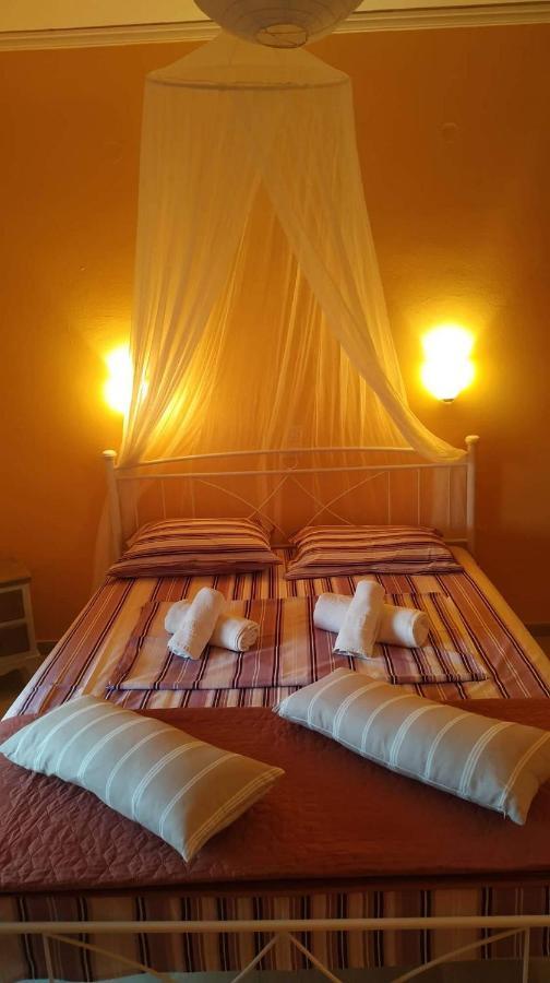 Spiti Mitsis * Arillas (Corfu)